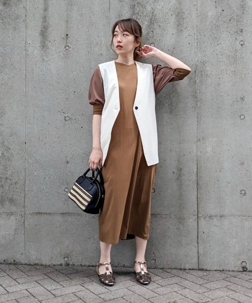 COMME CA ISM(コムサイズム)の「パフスリーブ Tシャツワンピース(ワンピース・レディース・ブラック/ワイン/ライトグレー/キャメル・MEDIUM/LARGE)」の8枚目の写真