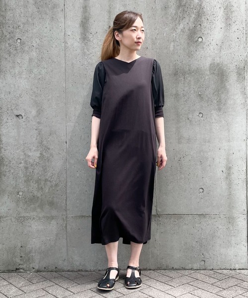 COMME CA ISM(コムサイズム)の「パフスリーブ Tシャツワンピース(ワンピース・レディース・ブラック/ワイン/ライトグレー/キャメル・MEDIUM/LARGE)」の9枚目の写真