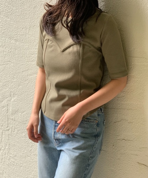 mi via loca（ミヴィアロカ）の「ビスチェデザインTシャツ（Tシャツ/カットソー・レディース・カーキ/ブラック/オフホワイト/モカ/グリーン系その他/ブラウン系その他・FREE）」の5枚目の写真