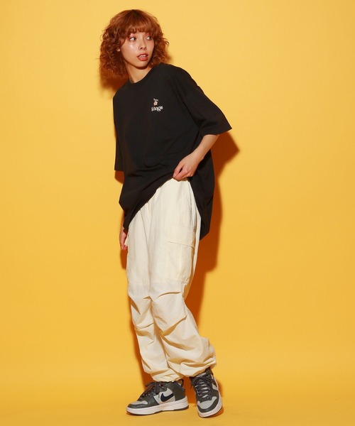 PBLIM（ページボーイリム）の「PBLIM/シガレットグラフィックT（Tシャツ/カットソー・レディース・ブラック/オフホワイト・MEDIUM/LARGE）」の21枚目の写真