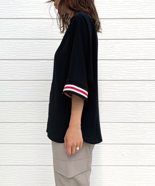 Q（キュー）の「ドルマンリブ５分袖トップス（シャツ/ブラウス・レディース・ブラック/オリーブ・MEDIUM）」の4枚目の写真