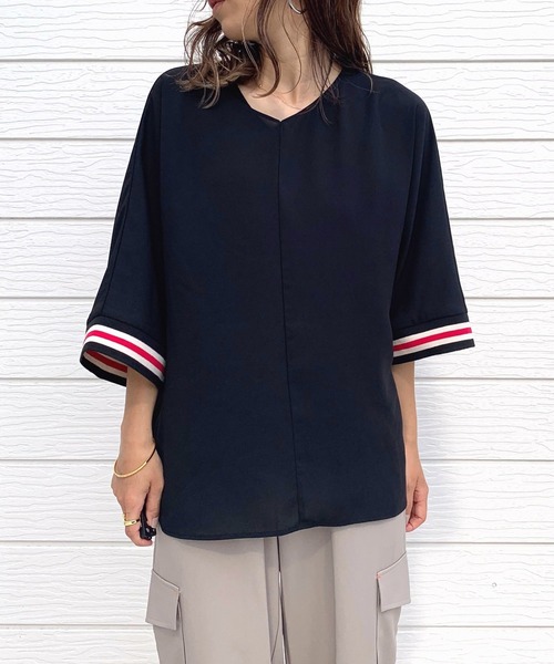 Q（キュー）の「ドルマンリブ５分袖トップス（シャツ/ブラウス・レディース・ブラック/オリーブ・MEDIUM）」の3枚目の写真