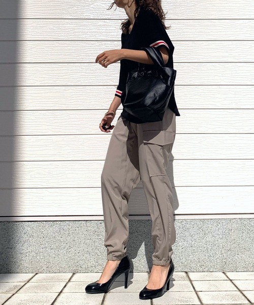 Q（キュー）の「ドルマンリブ５分袖トップス（シャツ/ブラウス・レディース・ブラック/オリーブ・MEDIUM）」の15枚目の写真