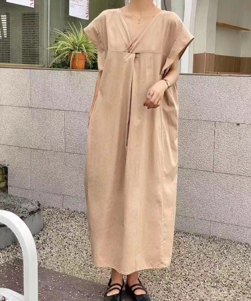 sakishimatokyo(サキシマトーキョー)の「フロントねじりデザインワンピース(ワンピース・レディース・ライトグリーン/ベージュ/ブラック・FREE)」の2枚目の写真