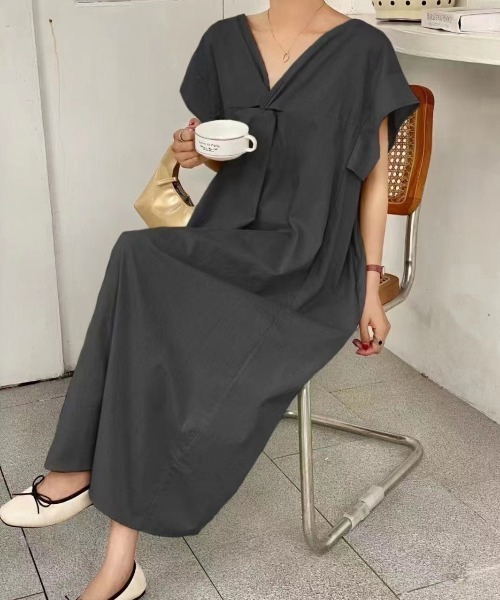 sakishimatokyo(サキシマトーキョー)の「フロントねじりデザインワンピース(ワンピース・レディース・ライトグリーン/ベージュ/ブラック・FREE)」の1枚目の写真