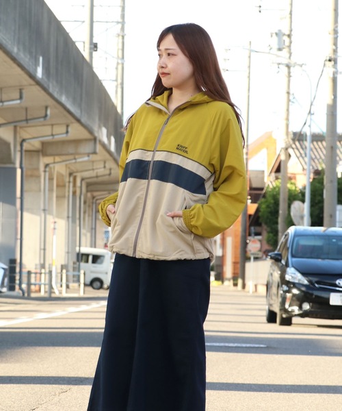 KRIFF MAYER Lady's Collection(クリフメイヤーレディースコレクション)の「アクティブフードJK(ナイロンジャケット・レディース・ナチュラル/ベージュ/ブルー/ブラック/イエロー・MEDIUM/LARGE)」の5枚目の写真