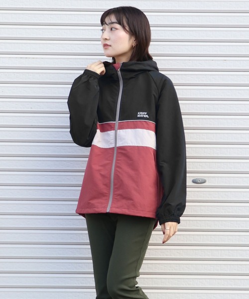 KRIFF MAYER Lady's Collection(クリフメイヤーレディースコレクション)の「アクティブフードJK(ナイロンジャケット・レディース・ナチュラル/ベージュ/ブルー/ブラック/イエロー・MEDIUM/LARGE)」の2枚目の写真