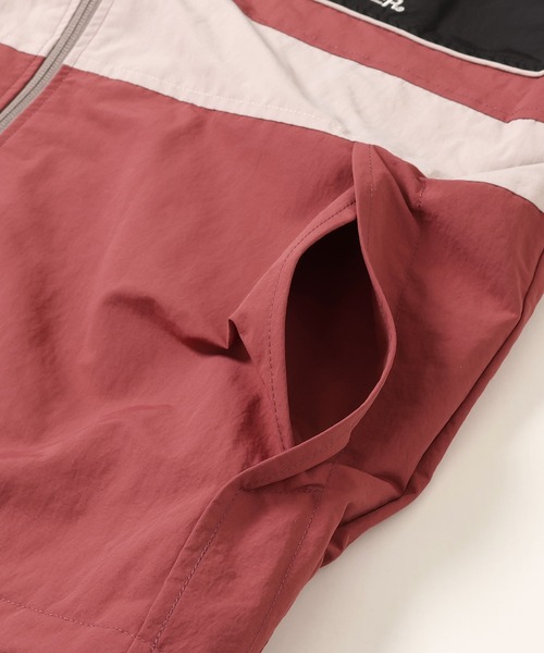 KRIFF MAYER Lady's Collection(クリフメイヤーレディースコレクション)の「アクティブフードJK(ナイロンジャケット・レディース・ナチュラル/ベージュ/ブルー/ブラック/イエロー・MEDIUM/LARGE)」の13枚目の写真