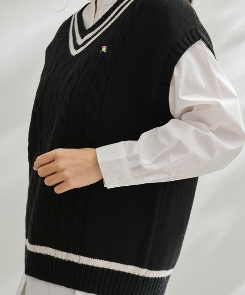 Arnold Palmer(アーノルドパーマー)の「チルデン ニット ベスト(ニット/セーター・レディース・ブラック/ブラウン・M/L/S)」の6枚目の写真