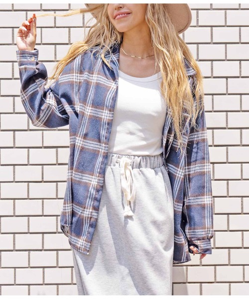 anap mimpi(アナップミンピ)の「ベイクカラーオーバーサイズチェックシャツ(シャツ/ブラウス・レディース・カーキ/ネイビー/キャメル・FREE)」の2枚目の写真