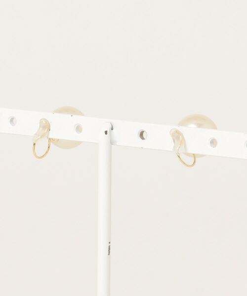 itam（アイタム）の「【itam】アイタム/ 1粒パール　ステンレスノンホールピアス/金属アレルギー対応イヤリング（イヤリング・レディース・ゴールド・FREE）」の2枚目の写真