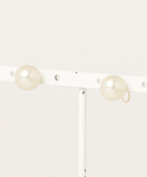 itam（アイタム）の「【itam】アイタム/ 1粒パール　ステンレスノンホールピアス/金属アレルギー対応イヤリング（イヤリング・レディース・ゴールド・FREE）」の5枚目の写真