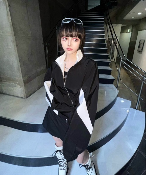 XU（エックスユー）の「ストリートファッション XU エックスユー track jacket & skirt トラックジャケット ナイロンスカート ミニスカート セットアップ スポーツジャケット 長袖トップス 羽織り 韓国風ファッション（セットアップ・レディース・グレー/ブラック・ONE SIZE）」の17枚目の写真