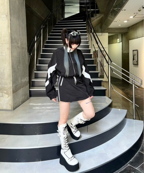 お洒落 ジャケット&ミニスカート 無地 セットアップ ストリート XU（エックスユー）の「ストリートファッション XU エックスユー