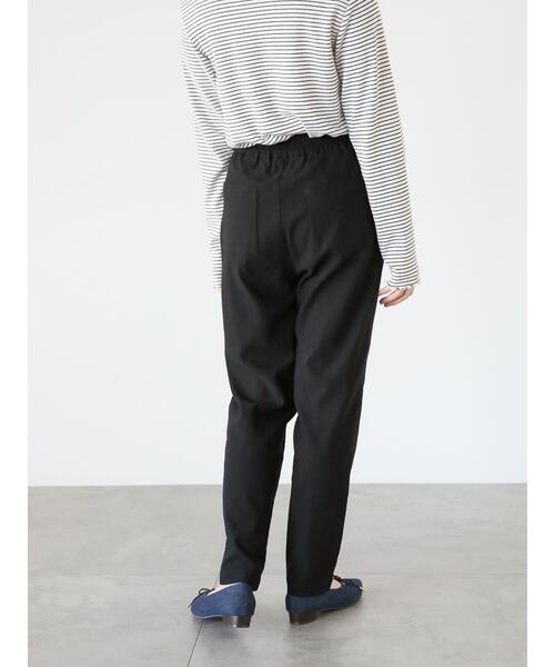Te chichi TERRASSE(テチチテラス)の「ストレッチセンターシームテーパードパンツ(その他パンツ・レディース・ベージュ/グリーン/ブラック/ブルー/ブラウン・F)」の16枚目の写真