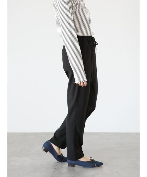 Te chichi TERRASSE(テチチテラス)の「ストレッチセンターシームテーパードパンツ(その他パンツ・レディース・ベージュ/グリーン/ブラック/ブルー/ブラウン・F)」の17枚目の写真