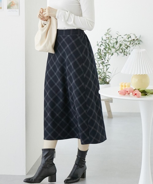 nissen（ニッセン）の「両面起毛　フレアロングスカート（スカート・レディース・ネイビー系/ブラウン系/ブラック/アイボリー/グレー系/ブラック系1/ブラウン系1/ブラウン系2・LL/M/L/S）」の8枚目の写真