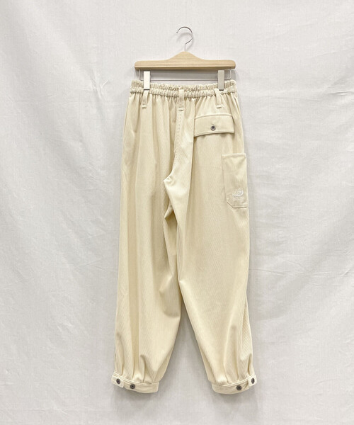 ONIGIRI（オニギリ）の「コーデュロイ 鳶パンツ（その他パンツ・レディース・アイボリー/ネイビー/ベージュ・FREE）」の12枚目の写真