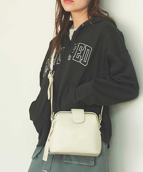 MILKFED.（ミルクフェド）の「DOCTOR BAG（ショルダーバッグ・レディース・ブラック/オフホワイト/ライトブルー・ONE SIZE）」の2枚目の写真