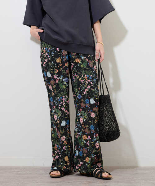JOURNAL STANDARD relume（ジャーナルスタンダード　レリューム）の「《追加》ブラックフローラルイージーパンツ（その他パンツ・レディース・グリーン・FREE）」の6枚目の写真
