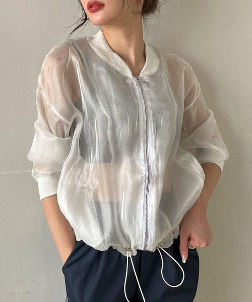 Jewelobe（ジュエローブ）の「グロシーシアーブルゾン（ブルゾン・レディース・ベージュ/ホワイト・FREE）」の3枚目の写真