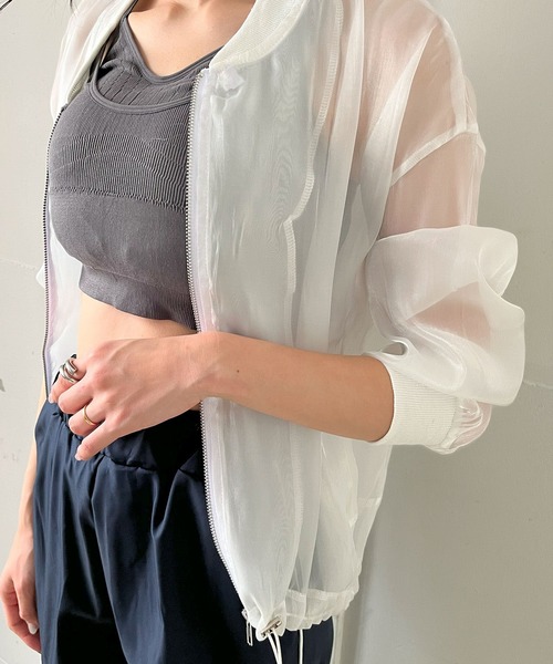 Jewelobe（ジュエローブ）の「グロシーシアーブルゾン（ブルゾン・レディース・ベージュ/ホワイト・FREE）」の5枚目の写真