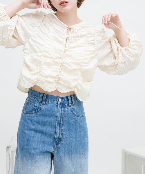 KBF（ケイビーエフ）の「2WAYランダムシャーリングブラウス（シャツ/ブラウス・レディース・グリーン/ブラック/ライトベージュ・ONE）」の6枚目の写真