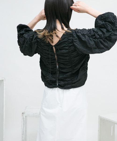 KBF（ケイビーエフ）の「2WAYランダムシャーリングブラウス（シャツ/ブラウス・レディース・グリーン/ブラック/ライトベージュ・ONE）」の15枚目の写真