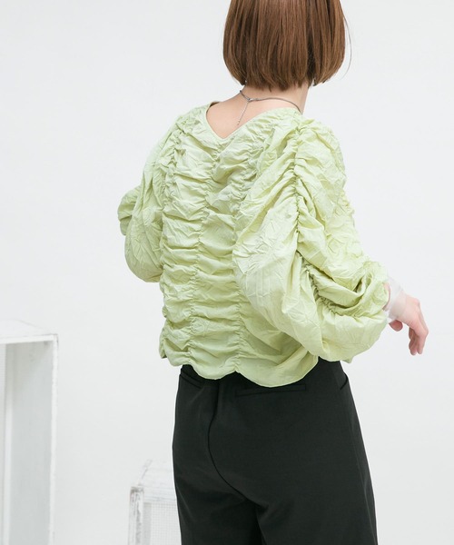 KBF（ケイビーエフ）の「2WAYランダムシャーリングブラウス（シャツ/ブラウス・レディース・グリーン/ブラック/ライトベージュ・ONE）」の22枚目の写真