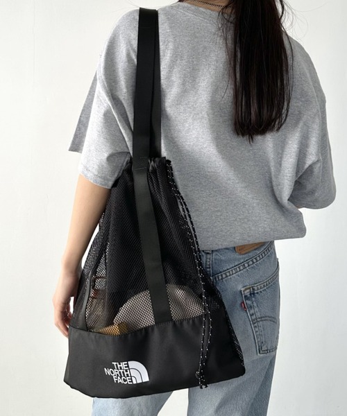THE NORTH FACE（ザノースフェイス）の「国内未発売 THE NORTH FACE(ザ・ノースフェイス)/2WAY メッシュ トートバッグ 巾着バッグ/WL MESH BAG（トートバッグ・レディース・ブラック/ホワイト・FREE）」の18枚目の写真