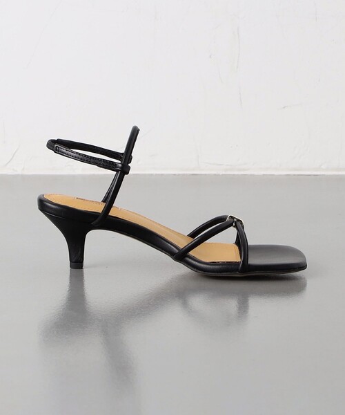 CHEMBUR(チェンバー)の「<CHEMBUR>CROSS MTL サンダル(サンダル・レディース・ブラック/ホワイト・35/36/37/38)」の10枚目の写真