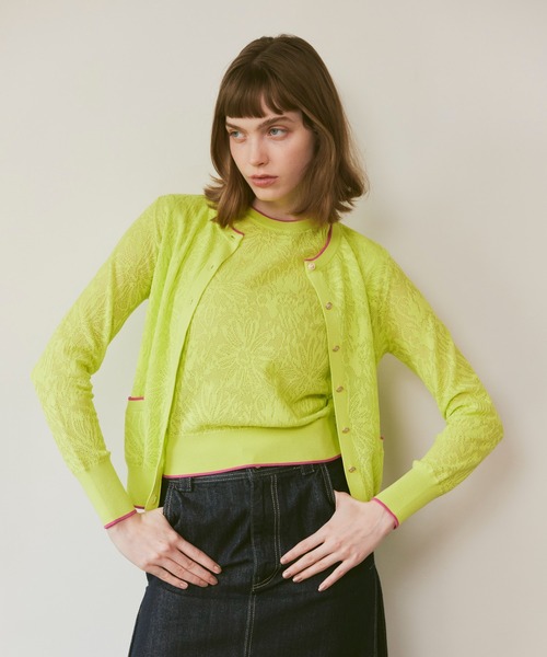 LOULOU WILLOUGHBY（ルルウィルビー）の「【LOULOU WILLOUGHBY】フラワーレーシージャガードカーディガン（カーディガン/ボレロ・レディース・ブラック/グリーン系その他/オフホワイト・2）」の3枚目の写真