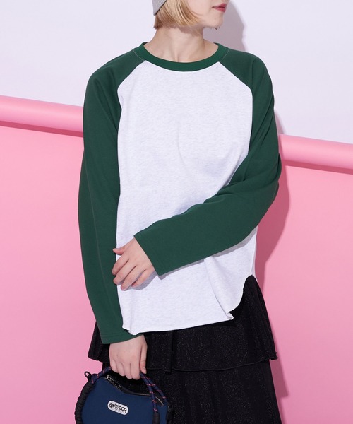 CIAOPANIC(チャオパニック)の「ラグラン配色BIGスウェット(スウェット・レディース・アイボリー/ライトグレー/ブラウン/ピンク・FREE)」の1枚目の写真