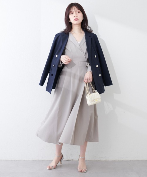 natural couture(ナチュラルクチュール)の「WEB限定 / オープンネックレディワンピース(ワンピース・レディース・ブラック/グレイッシュベージュ/ブルー/オレンジ・FREE)」の1枚目の写真