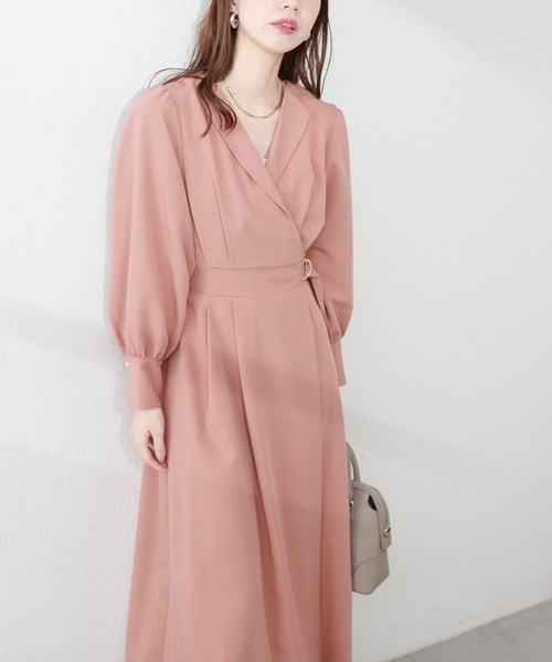 natural couture(ナチュラルクチュール)の「WEB限定 / オープンネックレディワンピース(ワンピース・レディース・ブラック/グレイッシュベージュ/ブルー/オレンジ・FREE)」の4枚目の写真