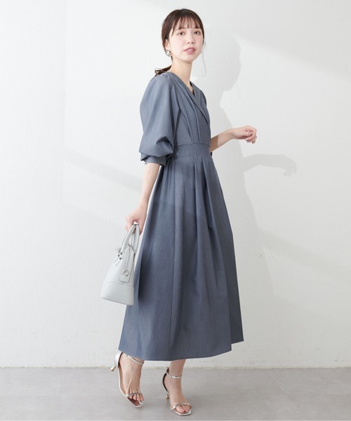 natural couture(ナチュラルクチュール)の「WEB限定 / オープンネックレディワンピース(ワンピース・レディース・ブラック/グレイッシュベージュ/ブルー/オレンジ・FREE)」の3枚目の写真