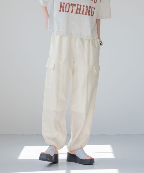 LOWRYS FARM(ローリーズファーム)の「ダブルウエストカーゴパンツ 109244(カーゴパンツ・レディース・ホワイト/グリーン/ブラック/チャコールグレー/ネイビー・FREE)」の11枚目の写真