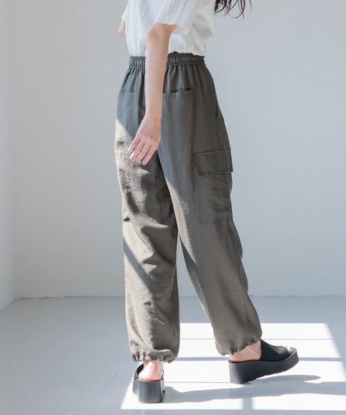 LOWRYS FARM(ローリーズファーム)の「ダブルウエストカーゴパンツ 109244(カーゴパンツ・レディース・ホワイト/グリーン/ブラック/チャコールグレー/ネイビー・FREE)」の21枚目の写真