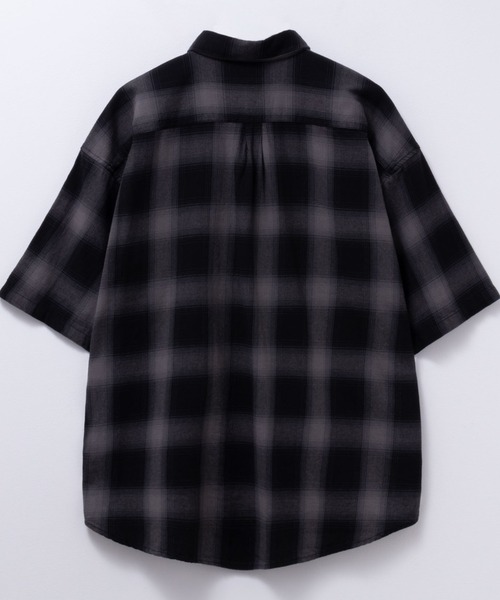 Naive magic(ナイーブマジック)の「オンブレーチェックオーバーサイズ半袖シャツ(シャツ/ブラウス・メンズ・ブルー/マルチ/ブラック/ホワイト・M/L)」の5枚目の写真