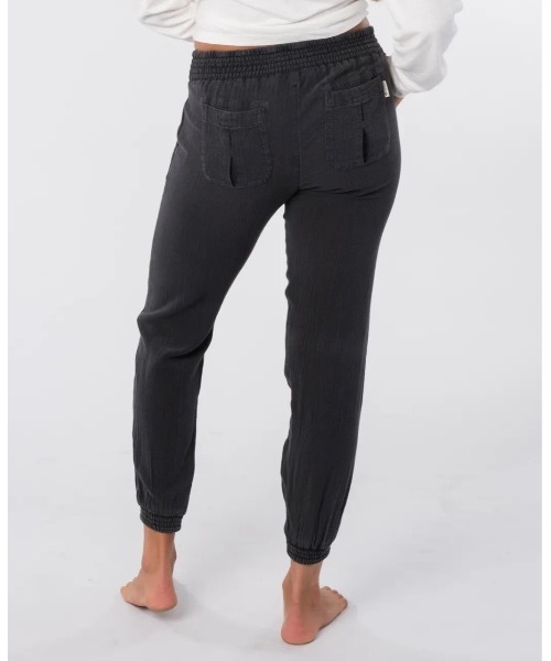 rip curl(リップカール)の「【RIPCURL(リップカール)】L CLASSIC SURF PANT スタンダードフィットポプリン素材ロングパンツ(その他パンツ・レディース・ブラック/ダークブラック・X-SMALL/SMALL)」の4枚目の写真
