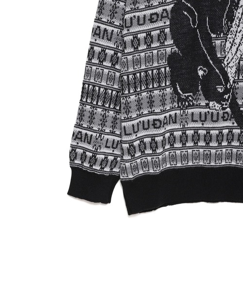TATRAS CONCEPT STORE(タトラスコンセプトストア)の「LU’U DAN(ルーダン) KNIT OVERSIZED TIGER JACQUARD SWEATSHIRT(ニット/セーター・メンズ・ホワイト・M)」の6枚目の写真