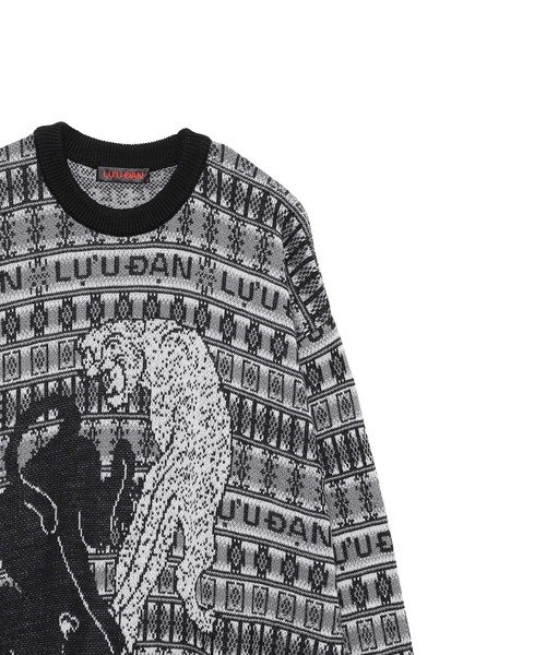 TATRAS CONCEPT STORE(タトラスコンセプトストア)の「LU’U DAN(ルーダン) KNIT OVERSIZED TIGER JACQUARD SWEATSHIRT(ニット/セーター・メンズ・ホワイト・M)」の5枚目の写真