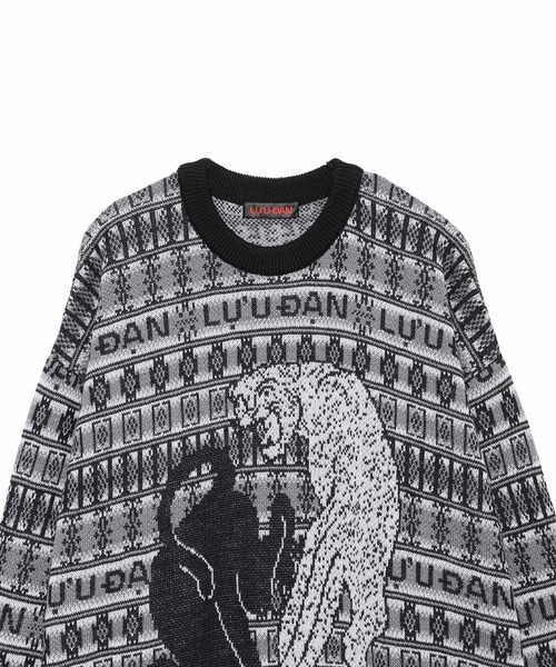 TATRAS CONCEPT STORE(タトラスコンセプトストア)の「LU’U DAN(ルーダン) KNIT OVERSIZED TIGER JACQUARD SWEATSHIRT(ニット/セーター・メンズ・ホワイト・M)」の4枚目の写真