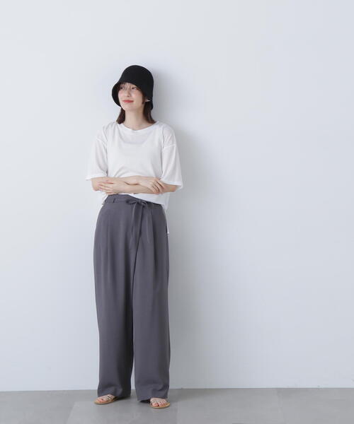 N.(N. Natural Beauty Basic)(エヌエヌナチュラルビューティーベーシック)の「◆リボンベルトラップ風パンツ(スラックス・レディース・モカ/チャコールグレー・SMALL/MEDIUM)」の3枚目の写真