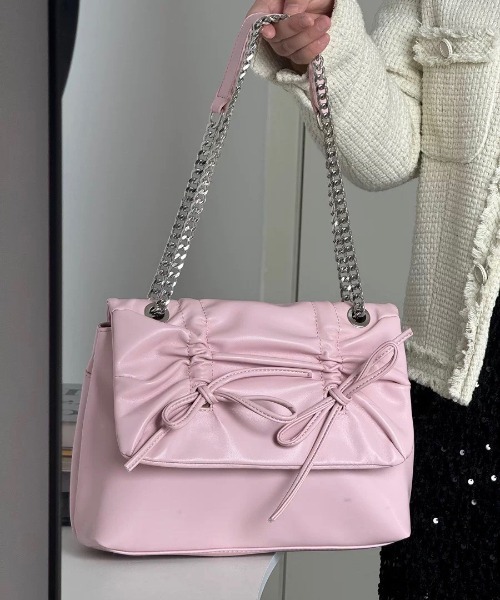 gossip!ロサンゼルス(ゴシップロサンゼルス)の「Y2K ダブルリボンフェイクレザーチェーンショルダーバッグ(ショルダーバッグ・レディース・ブラック/オフホワイト/シルバー/ピンク・FREE)」の9枚目の写真