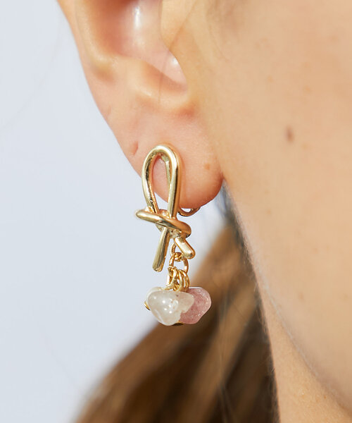 un dix cors（アンディコール）の「カラービーズイヤリング（イヤリング・レディース・ホワイト/ピンク・FREE）」の5枚目の写真