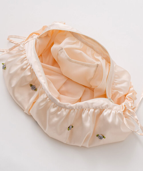 OLIVE des OLIVE（オリーブデオリーブ）の「ミニローズコサージュ付きバッグ　1042120020（ショルダーバッグ・レディース・アイボリー/ピンク/ブラック・FREE）」の14枚目の写真