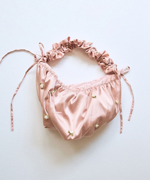 OLIVE des OLIVE（オリーブデオリーブ）の「ミニローズコサージュ付きバッグ　1042120020（ショルダーバッグ・レディース・アイボリー/ピンク/ブラック・FREE）」の3枚目の写真