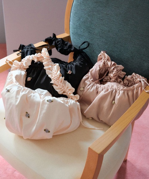 OLIVE des OLIVE（オリーブデオリーブ）の「ミニローズコサージュ付きバッグ　1042120020（ショルダーバッグ・レディース・アイボリー/ピンク/ブラック・FREE）」の4枚目の写真