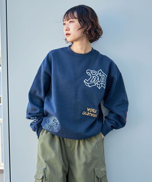 BEN DAVIS(ベンデイビス)の「【BEN DAVIS(ベンデイビス)】EMBROIDERY WORK CREW NV / スウェット クルーネック 刺繍 オーバーサイズ 裏起毛 ワイドシルエット(スウェット・メンズ・ブラック/ネイビー/アッシュグレー・X-LARGE/LARGE/MEDIUM)」の12枚目の写真